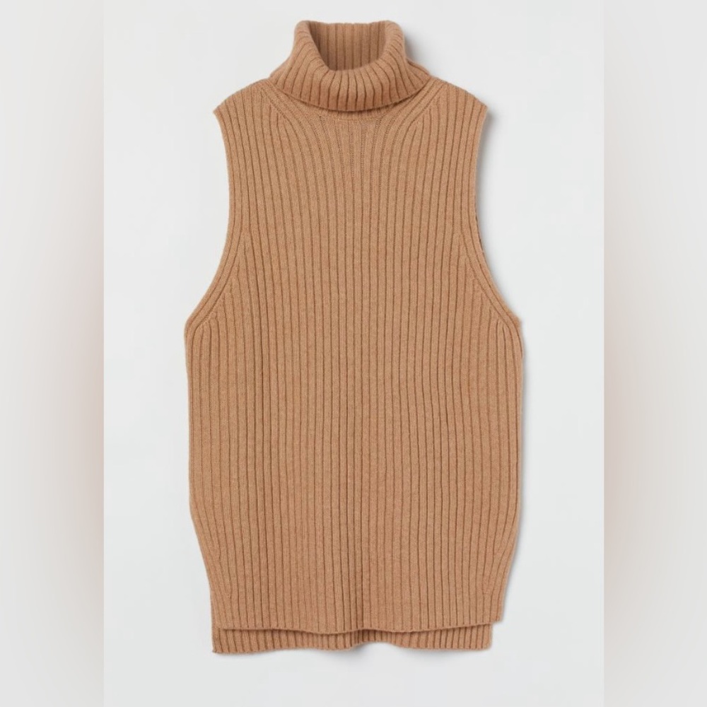H & M Ribbed Turtleneck Beige Sweater Vest Size Small